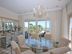 Elegant dining at Casa la Colina, Estepona holiday villa